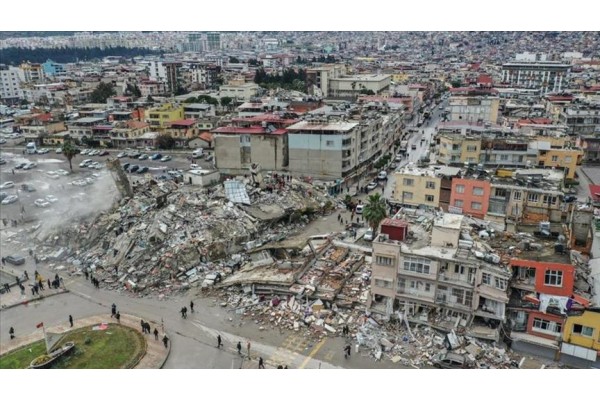 İzmir'den 1345 personel sevk edildi