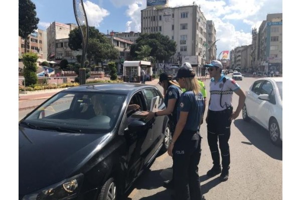 EMNİYET VATANDAŞLARIN BAYRAMINI KUTLADI
