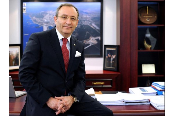 YÖNETİMDEN DE İSTİFA ETTİ