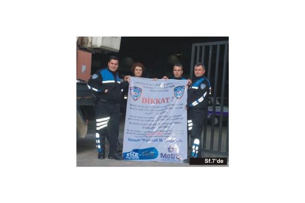 Toplum Destekli Polisten pankartlı uyarı