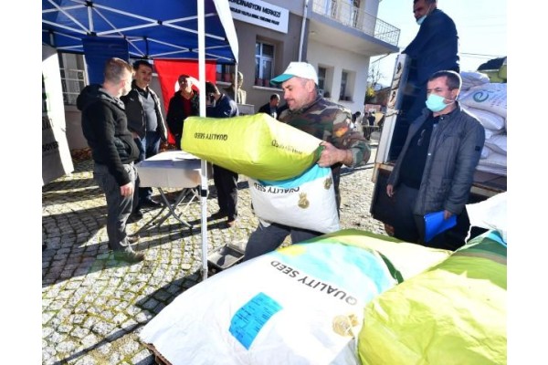 ÜRETİCİYE YEM  BİTKİSİ DESTEĞİ SÜRÜYOR