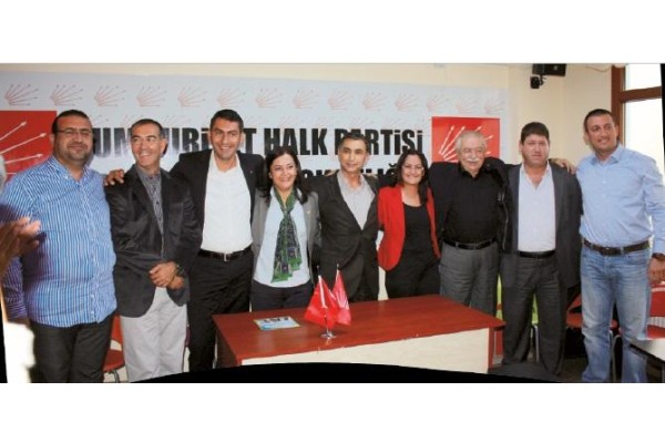 Seçmen adayları bekliyor, partiler neyi bekliyor...