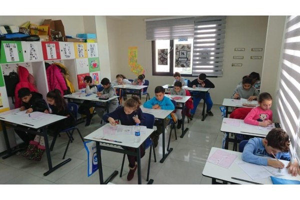 ‘İYİ DERSLER’ BURSLULUK SINAVI DÜZENLEDİ