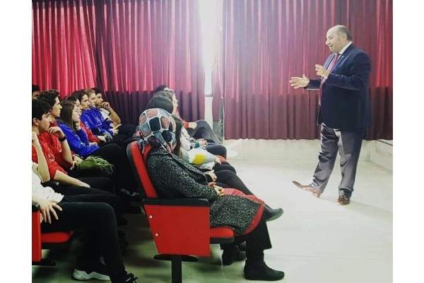 İYİ DERSLER’DE MESLEK TANITIM GÜNLERİ DEVAM EDİYOR