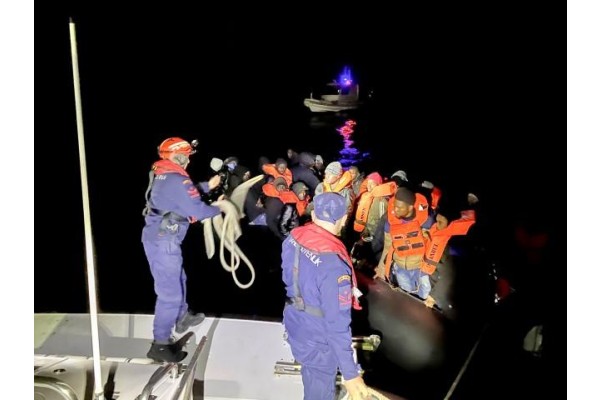 90 göçmen yakalandı, 20 düzensiz göçmen kurtarıldı
