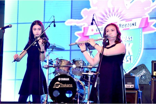 ALİAĞA ANADOLU LİSESİ VODAFONE MÜZİK YARIŞMASI'NDA