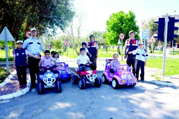 ALİAĞA'DA TRAFİK HAFTASI KUTLANIYOR