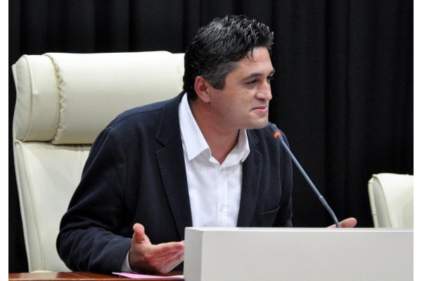 BAŞKAN ACAR’DAN MUHALEFETE: ‘SİZ NE KULLANIYORSUNUZ?’