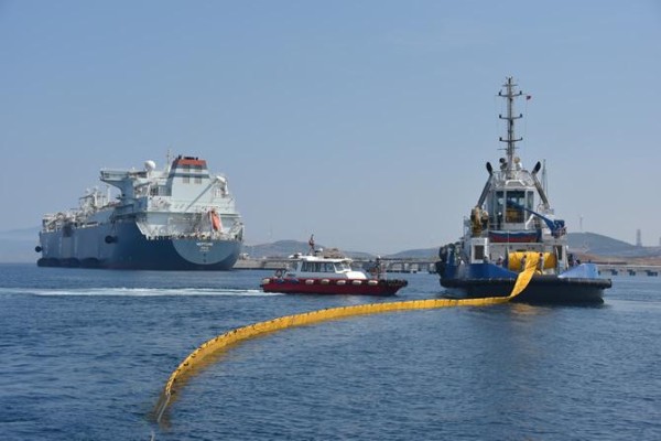 ALİAĞA LNG TERMİNALİ'NDE DENİZ KİRLİLİĞİ TATBİKATI
