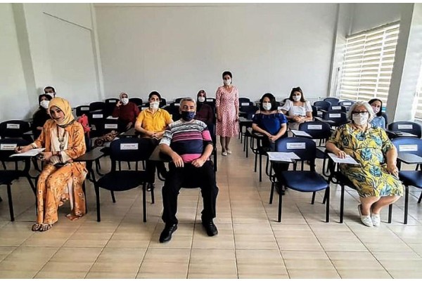 MASKE ÜRETİM EKİBİNE BAŞARI BELGESİ