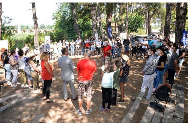 GENÇLER İZMİRLİ YAŞITLARIYLA BULUŞTU