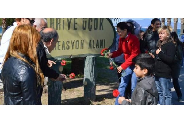 OĞUZHAN, BAHRİYE ÜÇOK’U UNUTMADI