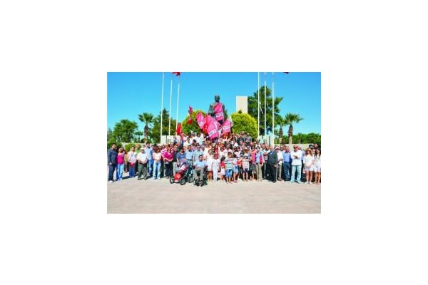 CHP’Lİ GENÇLERDEN ATA NÖBETİ