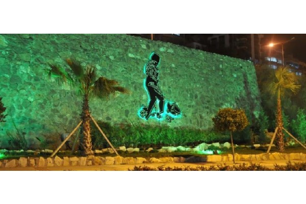 Atatürk'ün, Kocatepe silüeti Aliağa'yı aydınlattı