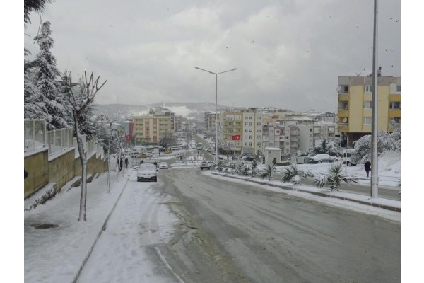 ALİAĞA KAR'A TESLİM OLDU