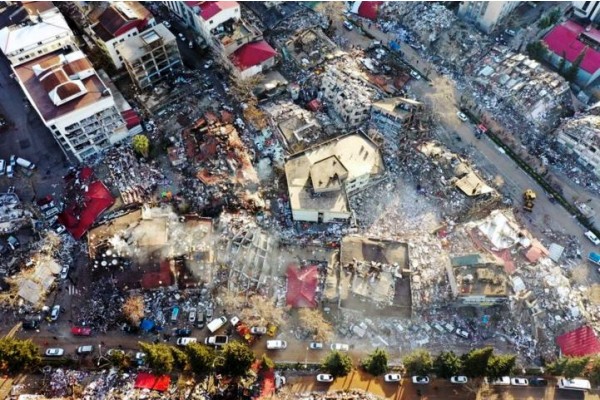 TÜPRAŞ deprem bölgesi için tek yürek