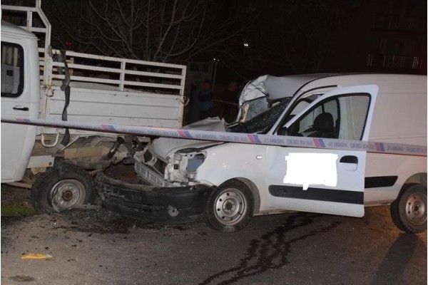 MENEMEN’DE TRAFİK KAZASI:1ÖLÜ,1YARALI