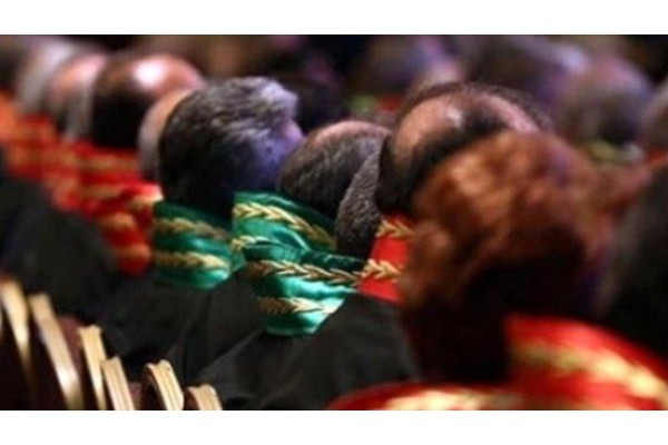 ESKİ SAVCIYA FETÖ'DEN TUTUKLAMA