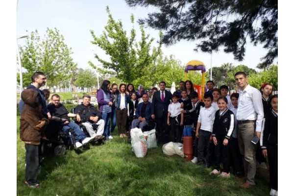 ENGELLERİ SEVGİYLE AŞACAKLAR