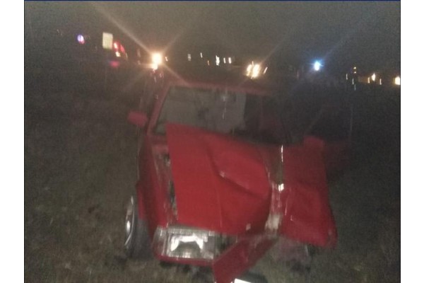 ALKOLLÜ SÜRÜCÜ TRAFİK İŞARETLERİNE ÇARPTI