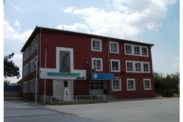 HELVACI ORTAOKULU MEZUNLARINI BULUŞTURUYOR