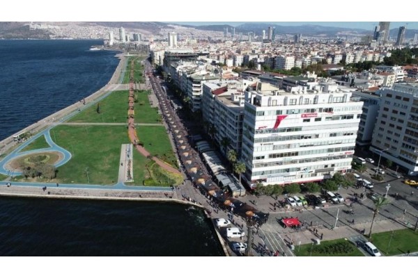 İzmirliler Ata’sını meydanlarda anacak