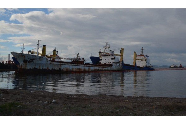 İZMİR ‘HACİZLİ GEMİLER’E ÇÖZÜM İSTİYOR!