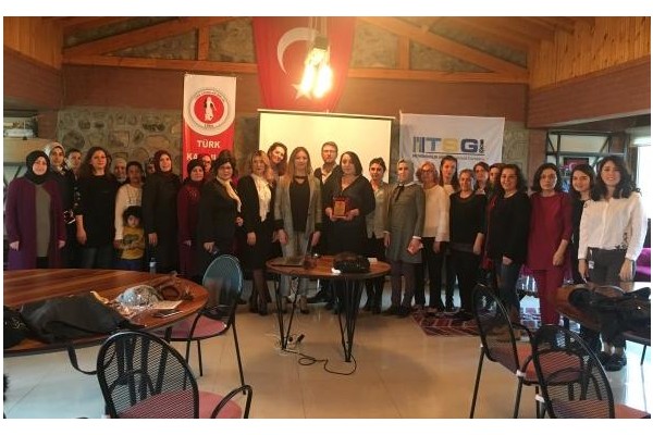 KADINLARA DİJİTAL PAZARLAMAYI ÖĞRETTİLER