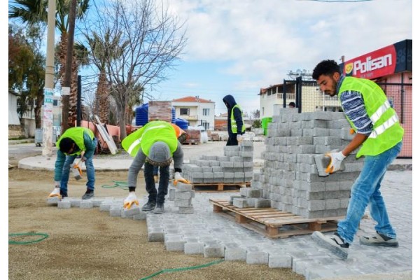 BOZULAN YOLLAR YENİLENİYOR