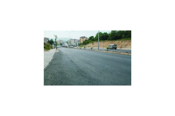 Belediye yapıyor, kamyonlar bozuyor