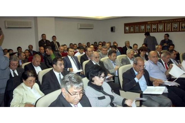 POLİS NEZARETİNDE MECLİS TOPLANTISI