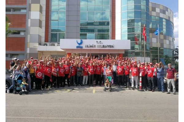 ÇIKARILAN İŞÇİLER SON HAK EDİŞLERİNİ İSTİYOR