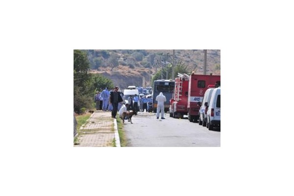 FOÇA’DA ASKERİ ARACA HAİN SALDIRI!; 1ŞEHİT, 11 YARALI