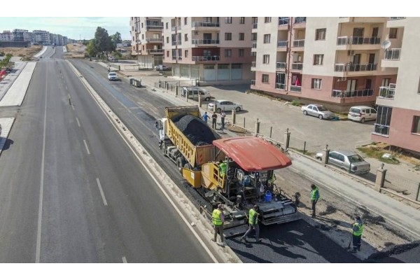GÜZELHİSAR CADDESİ ASFALTLANIYOR