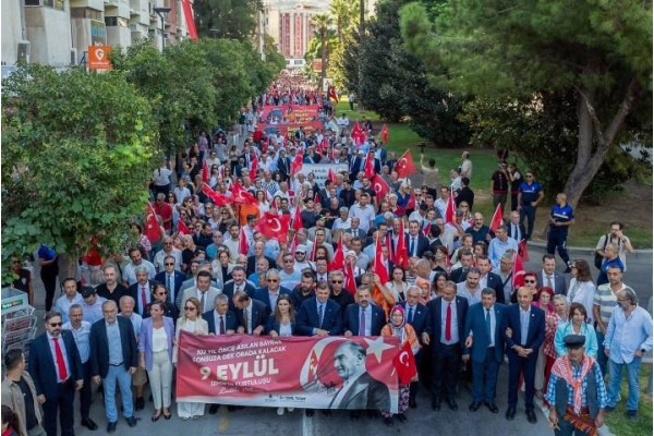 “9 Eylül’ümüz kutlu olsun”