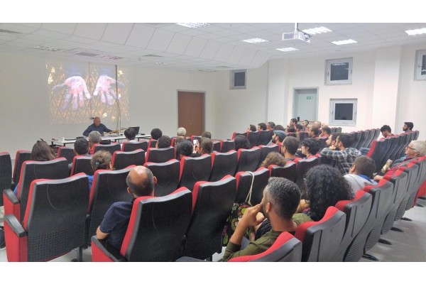 İŞÇİLER ZORLU ÇALIŞMA KOŞULLARINI KONUŞTU