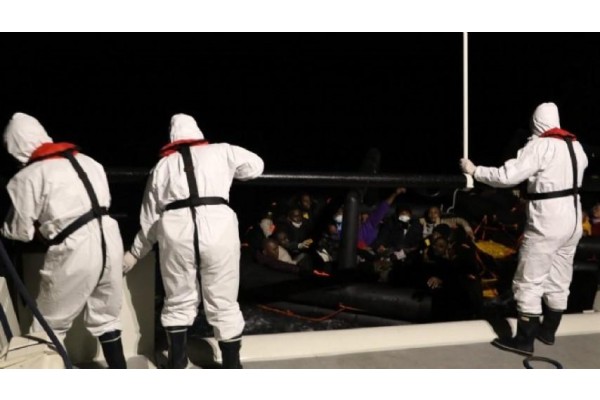 108 DÜZENSİZ GÖÇMEN KURTARILDI