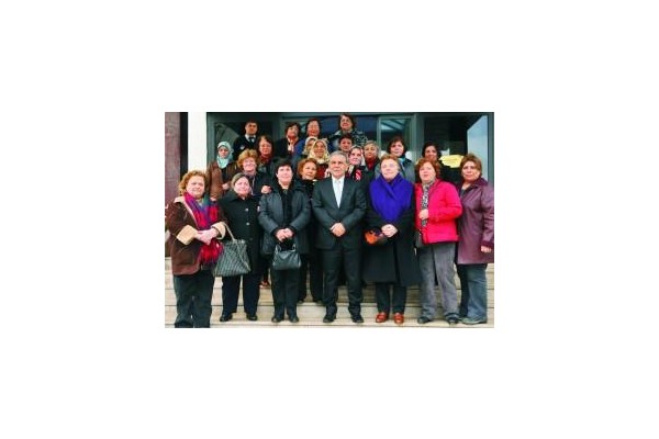 Aliağalı bayanlar, Başkan’a moral için geldi