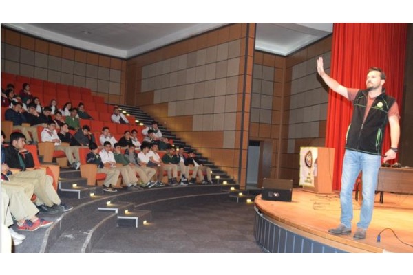 ÖĞRENCİLERE "MUTLU BAKIŞ PROJESİ" ANLATILDI