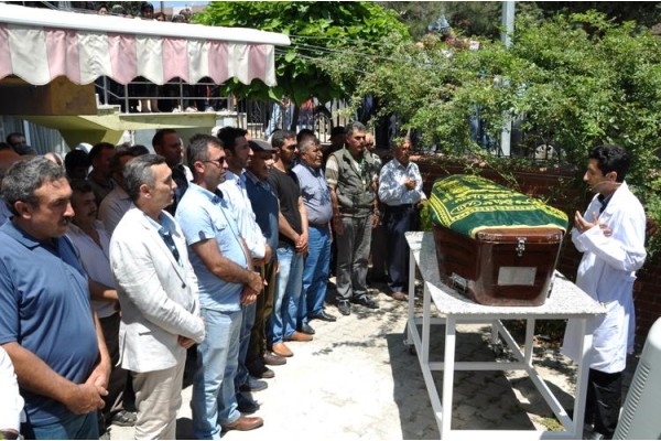 GEMİ SÖKÜM İŞÇİSİNE HÜZÜNLÜ VEDA