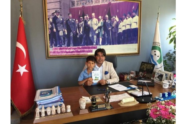 KÜÇÜK YAZARDAN BAŞKANA ZİYARET