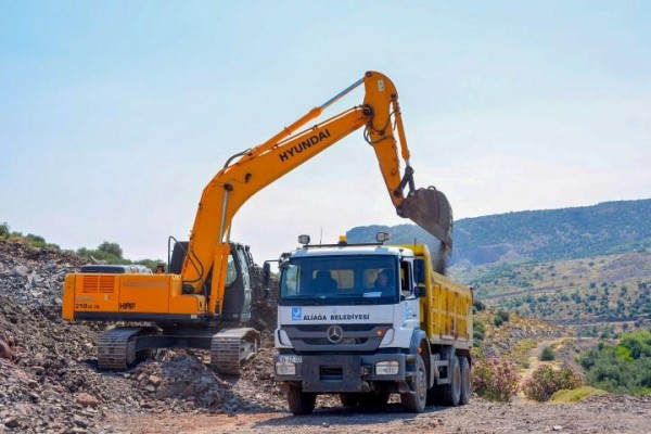 AĞIL YOLLARI İYİLEŞTİRİLİYOR