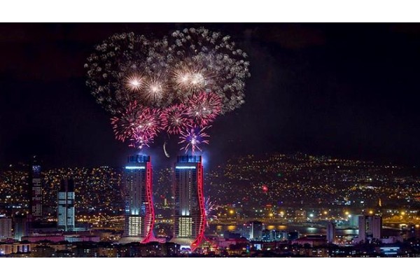 İZMİR ARTIK HAVAİ FİŞEK GÖSTERİSİ YAPMAYACAK