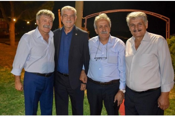 EMEKLİLERDEN DAYANIŞMA YEMEĞİ