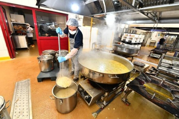 Öğrencilere yemek desteği başladı