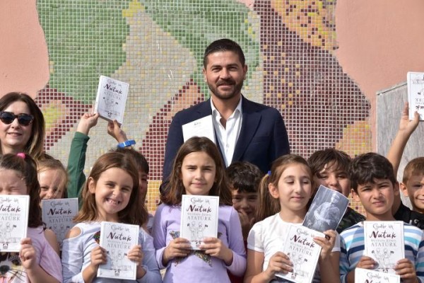 ÖĞRENCİLERE ‘NUTUK’ HEDİYE ETTİ