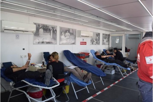 ALİAĞA'DA KAN BAĞIŞINA BÜYÜK İLGİ