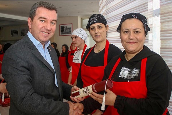 EV HANIMLIĞINDAN AŞÇILIĞA