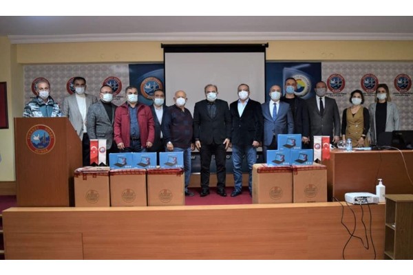 ALTO’DAN ÖĞRENCİLERE TABLET DESTEĞİ