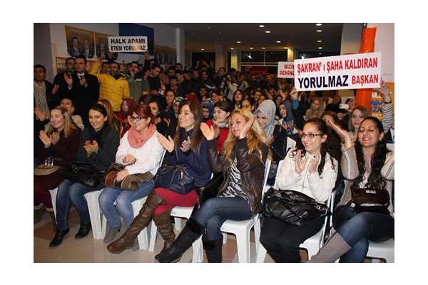 YORULMAZ GENÇLERLE BULUŞTU